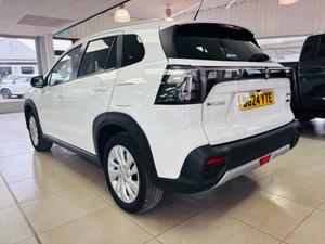 Suzuki S-Cross Photo 2