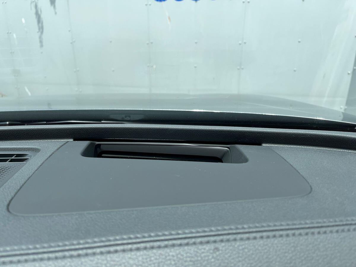Volkswagen Passat Photo at-4020f5ab427b42e58e6af3a27d07d10e.jpg