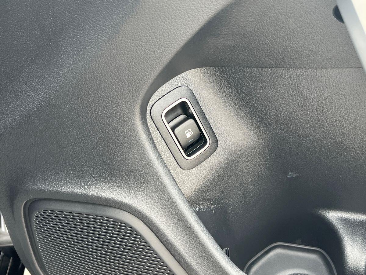 Mercedes-Benz CLA Photo 28