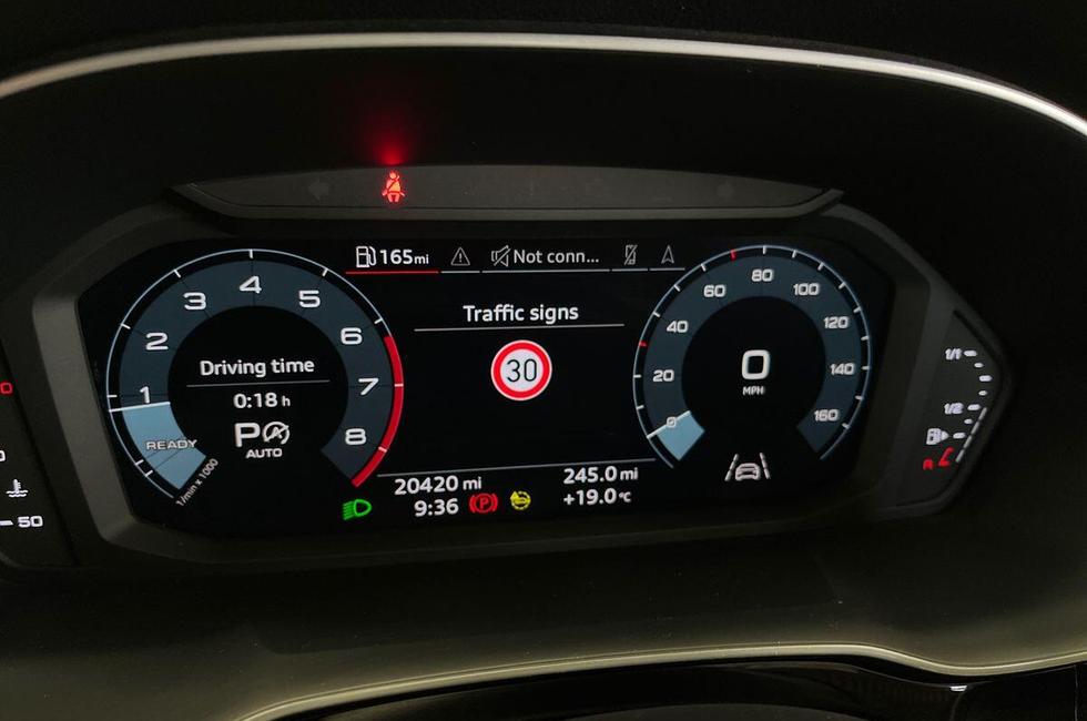Audi Q3 Photo at-40c860d0c5794882bfba739b90a11e1e.jpg