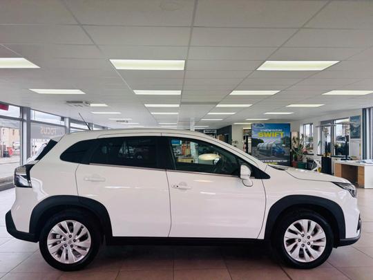 Suzuki S-Cross Photo at-40dab7e4a4944c78aac92d34065ef023.jpg