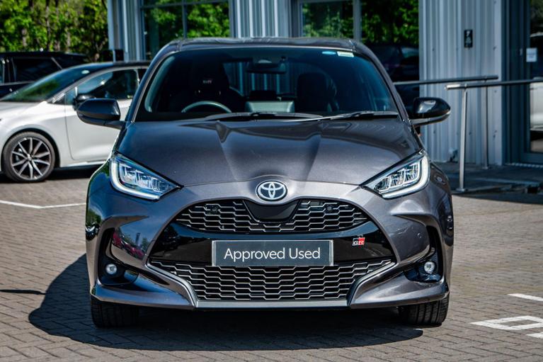 Used Toyota Yaris WR72MVK 5