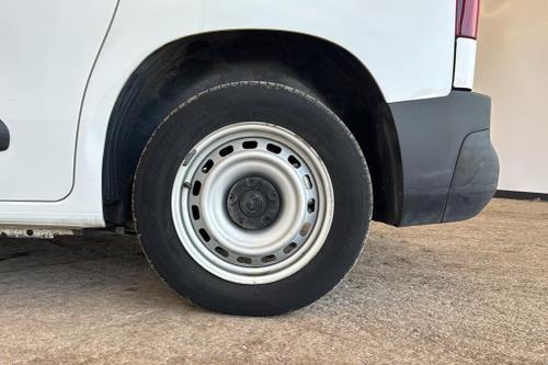 Vauxhall COMBO Photo at-41148cb776454ba7bda9df22714a29c6.jpg