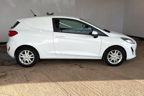 Ford FIESTA Photo at-411b12b66bda466a91d06ada835620c7.jpg