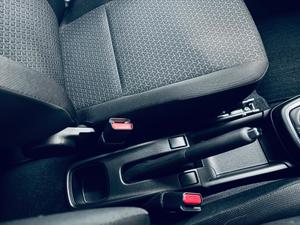 Suzuki Swift Photo 36