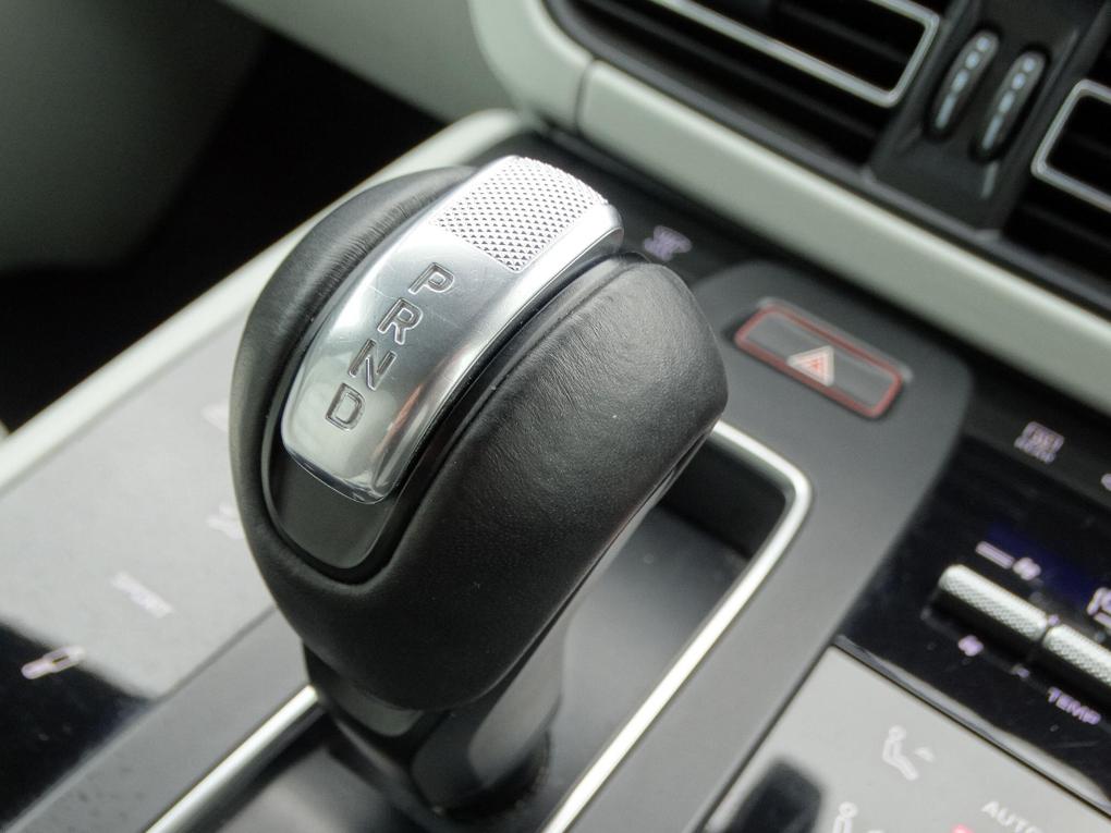 Used Porsche Macan LX72OYD 34