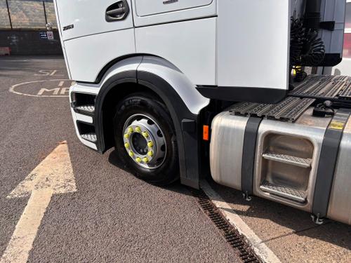 Mercedes-Benz Actros L Photo at-416af9f9833748c4b9f6170c61c401b6.jpg
