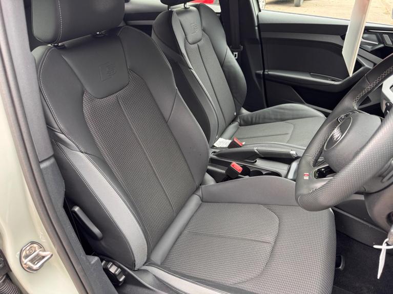 Used Audi A1 HF25TTE 19