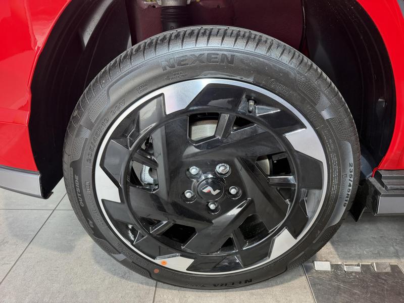Hyundai KONA Photo at-41d6956cc287433a9f8424b7c85e2632.jpg