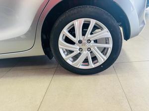Suzuki Swift Photo 11