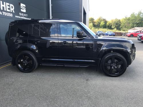 Land Rover Defender 110 Photo at-425c5c04c3e04f4887e64e7f6df3e212.jpg