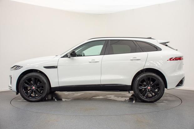 Jaguar F-PACE Photo at-427526093073440bbe48bb4bf8f23d1a.jpg