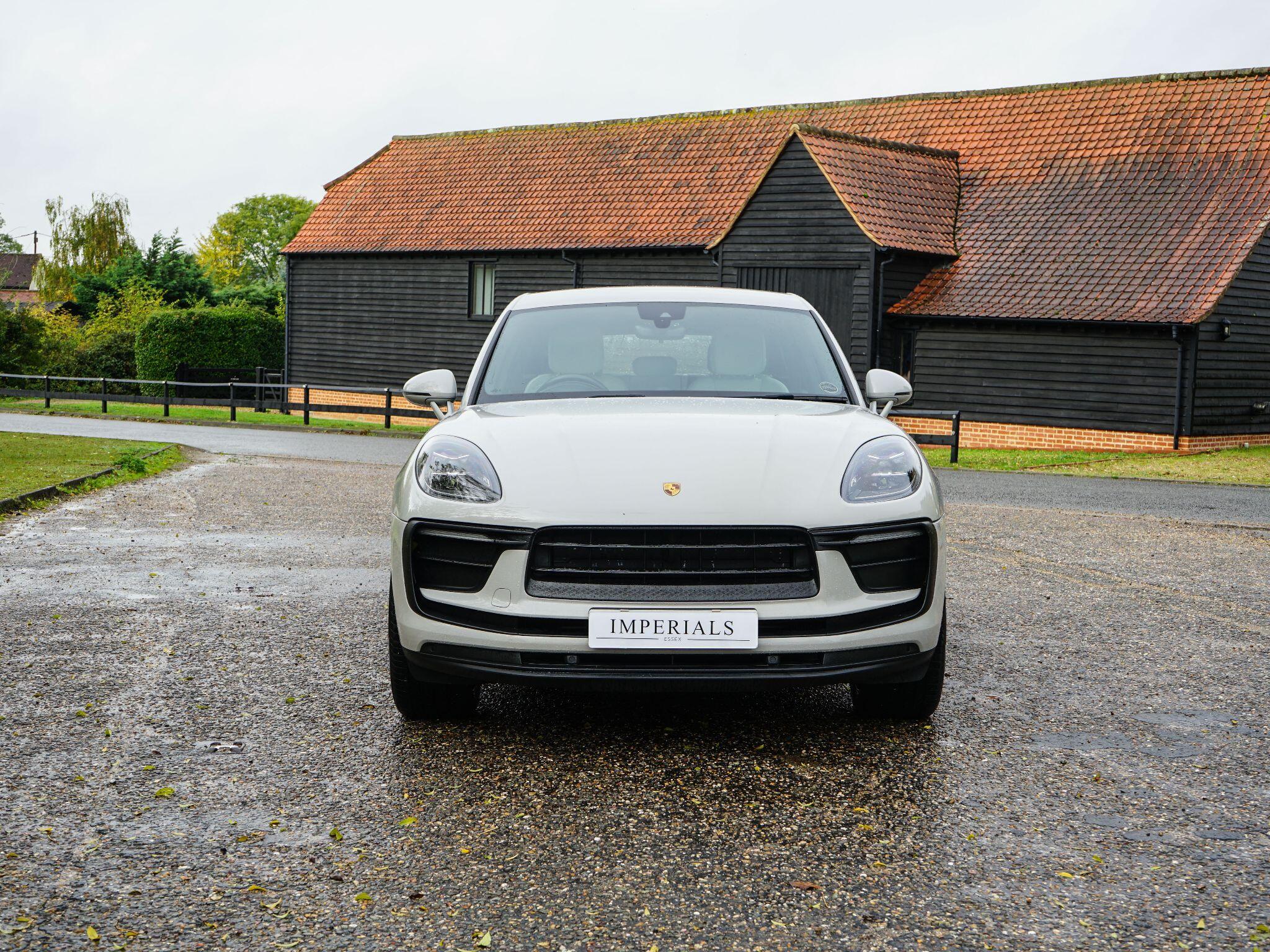 Porsche Macan 2.0T PDK 4WD Euro 6 (s/s) 5dr — photo 10