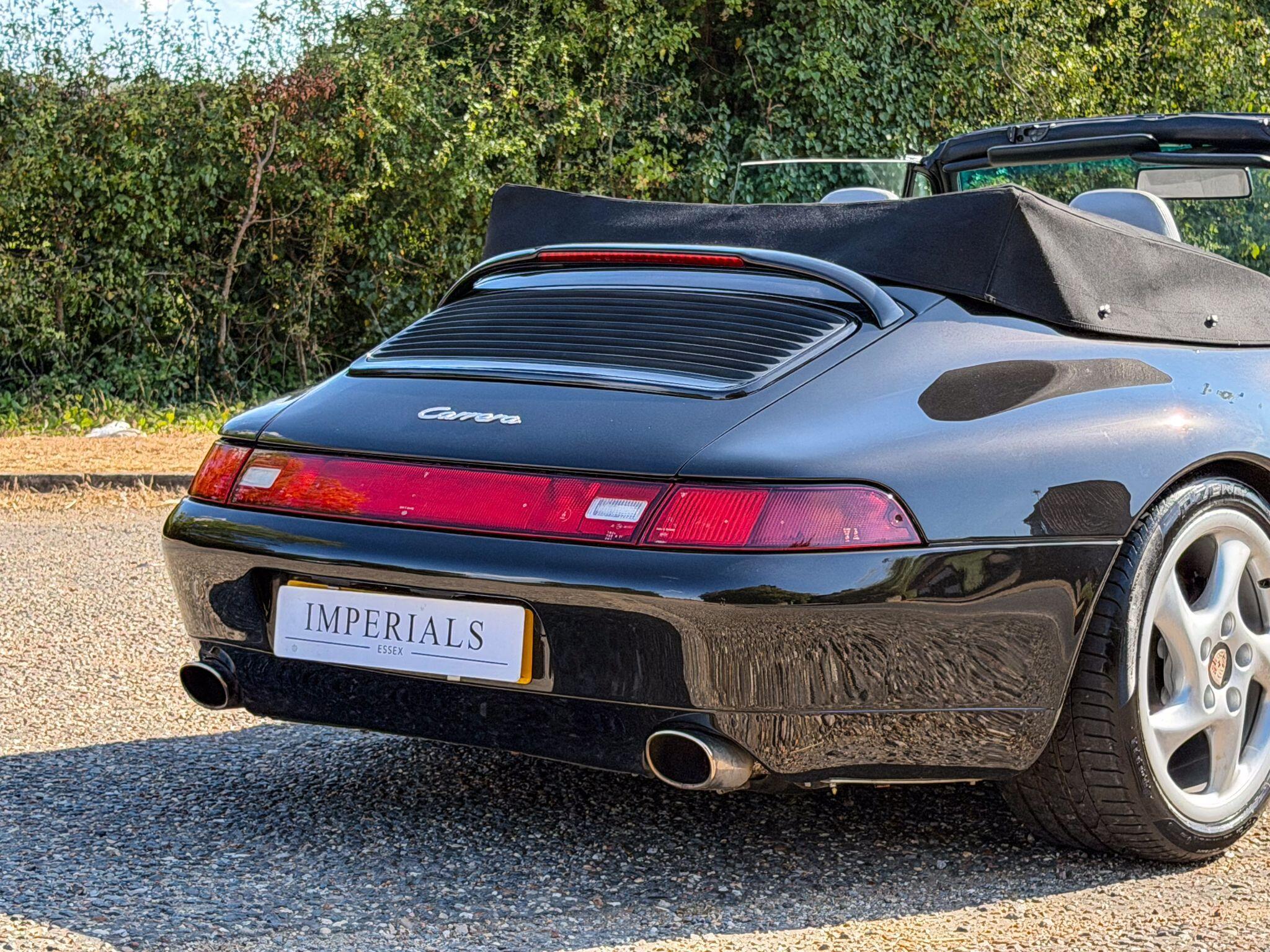 Porsche 911 3.6 993 Carrera Cabriolet Tiptronic S 2dr — photo 27