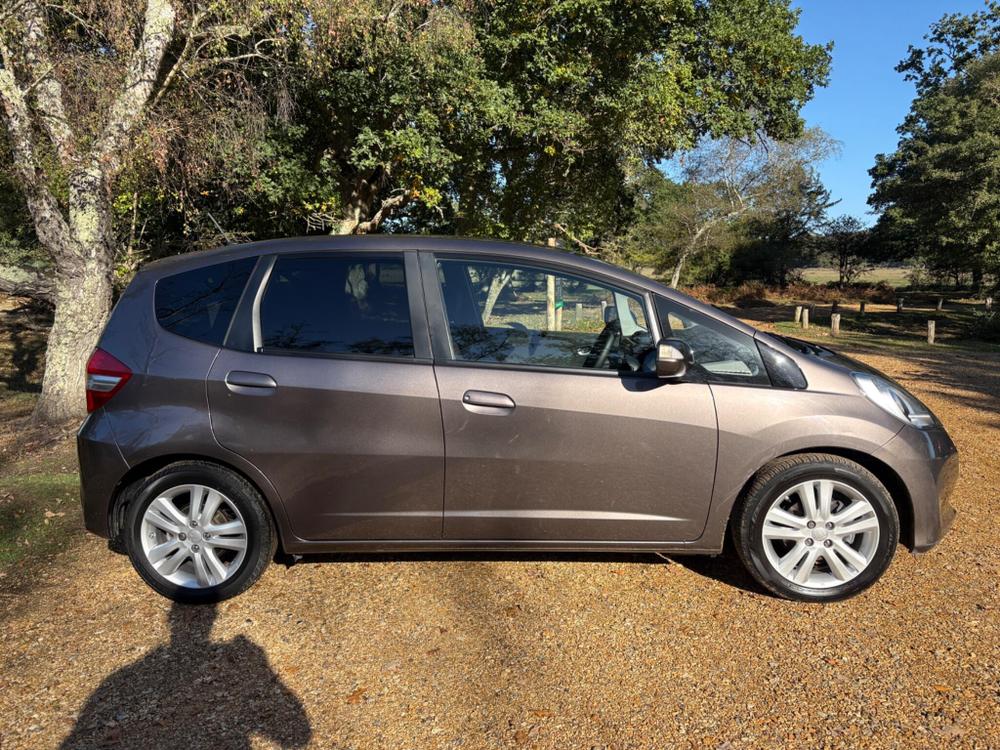 Honda Jazz Photo at-4292528b502a4b8fa4b31aea6000f46e.jpg