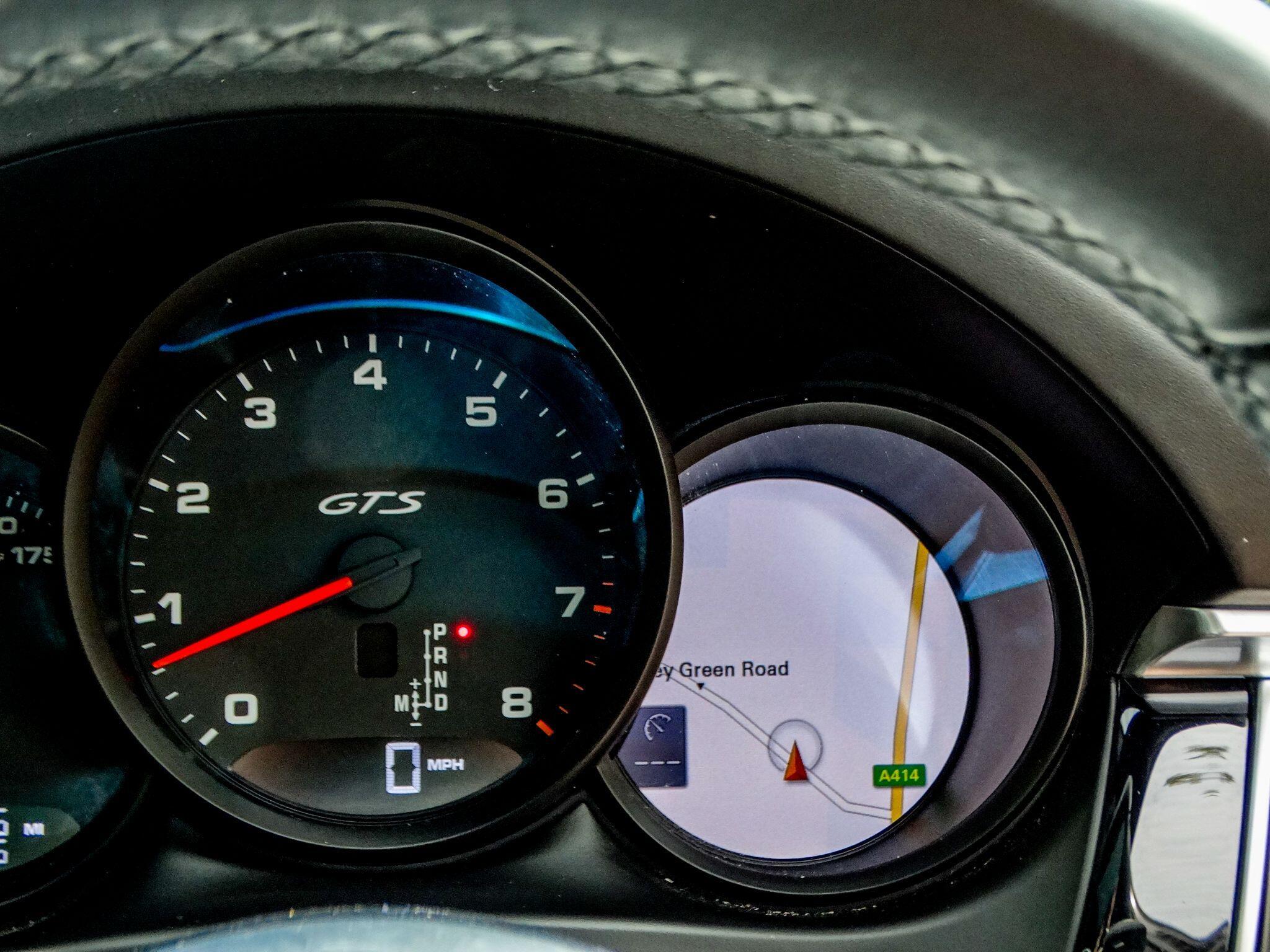 Porsche Macan 3.0T V6 GTS PDK 4WD Euro 6 (s/s) 5dr — photo 9