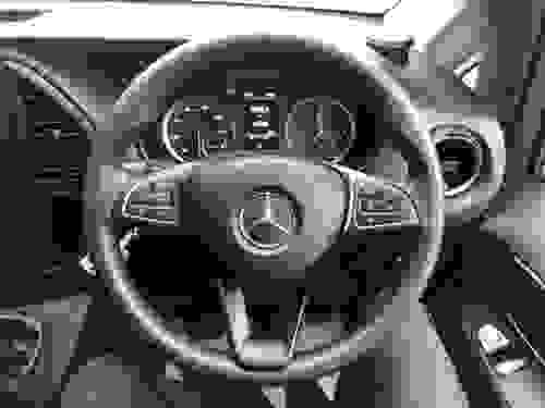Mercedes-Benz Vito Photo at-42bb7548aca24b1f93163f75ba181bc1.jpg