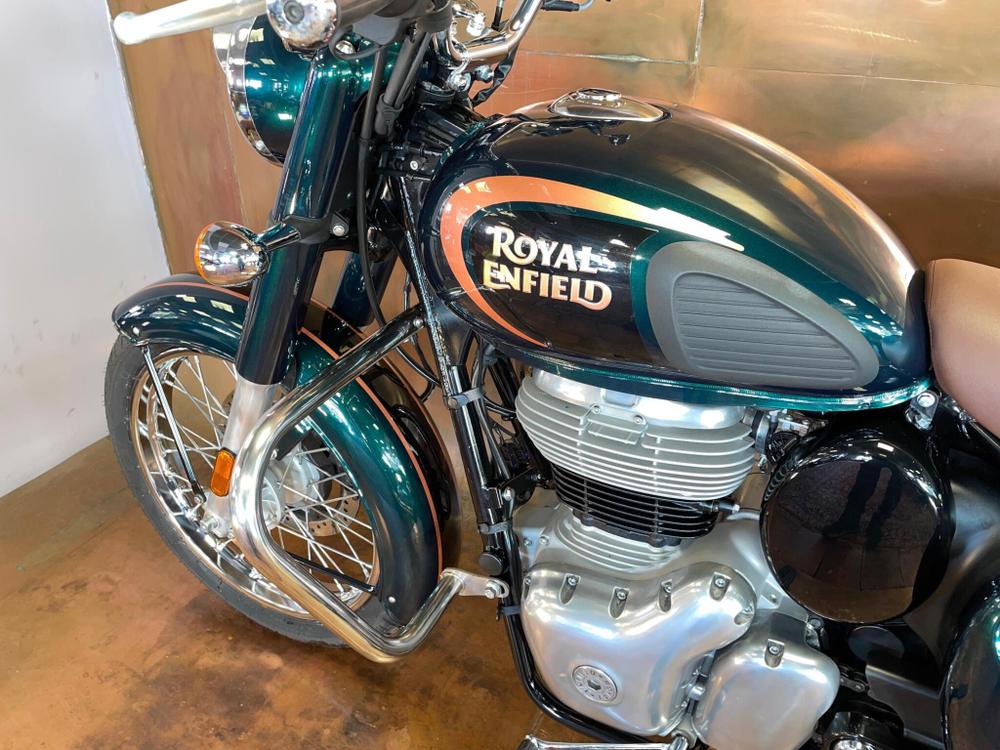Royal Enfield Classic 350 Photo at-42bccb387b8743cfbea3b8516b1eeab9.jpg