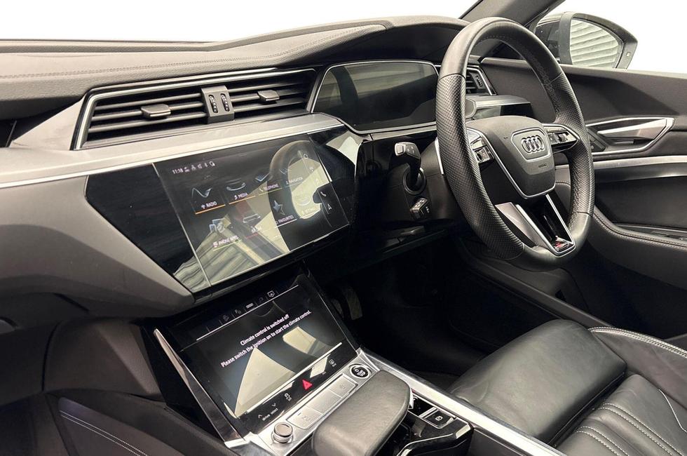 Audi e-tron Photo at-42e6fd0be9114ed98f9bbefb1495aba3.jpg