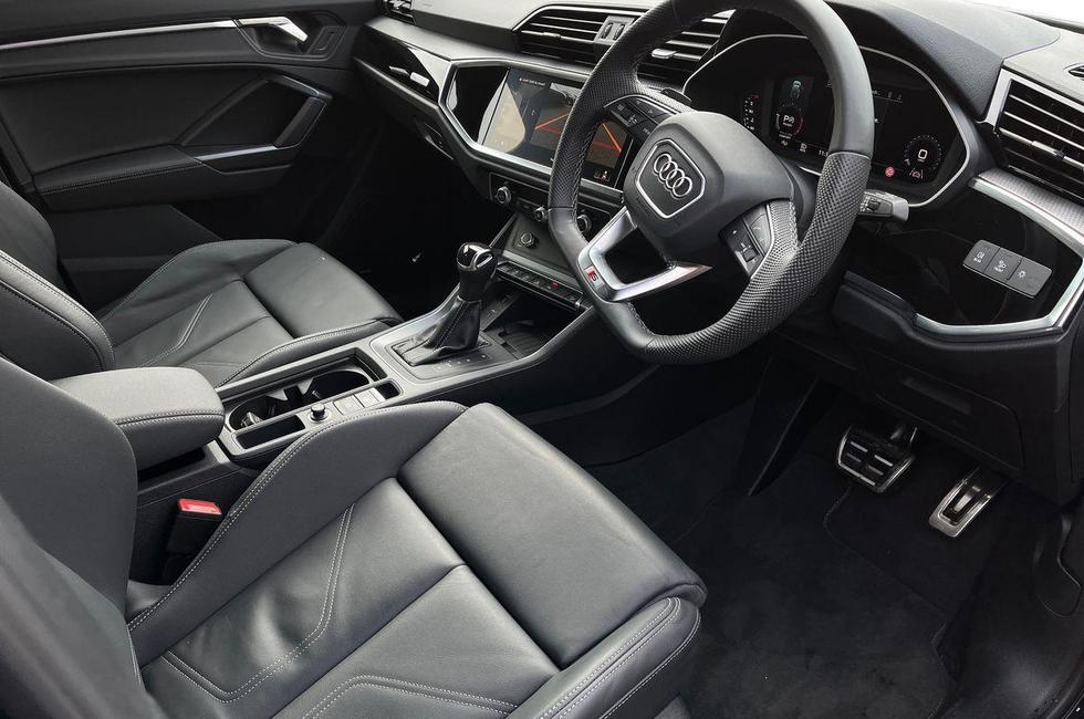 Audi Q3 Photo at-42f4fefd6021499d9160f73e0a20e3a8.jpg