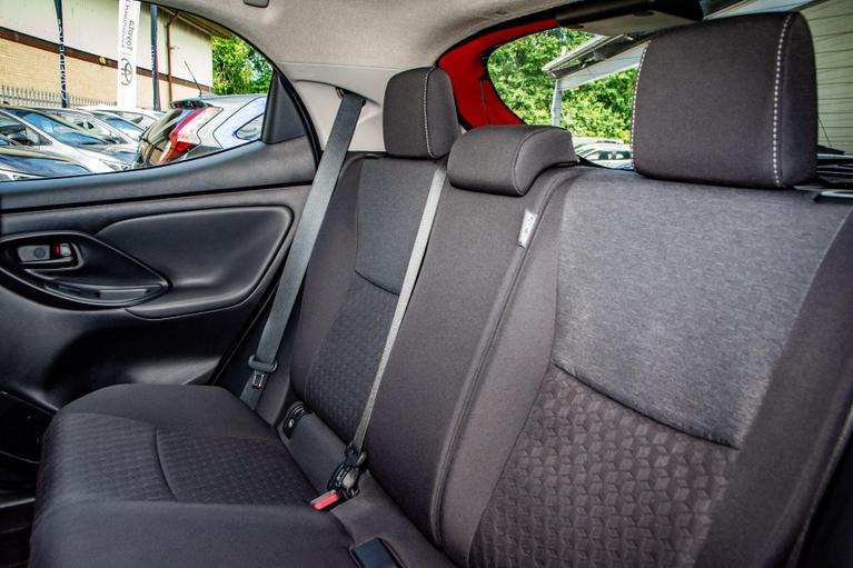 Used Toyota Yaris VN73KFK 15