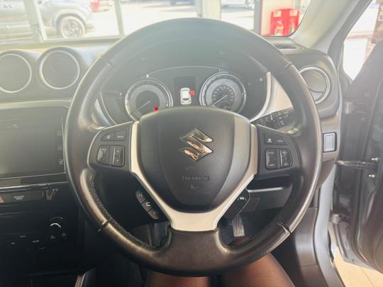 Suzuki Vitara Photo at-439b2726fe2c4d3d95b1ab0d4b7f5f29.jpg