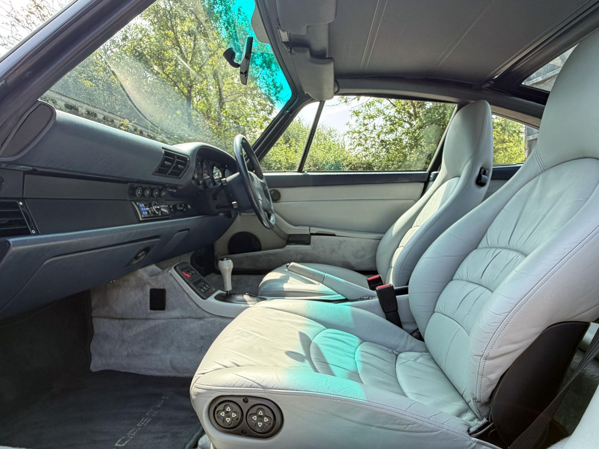 Porsche 911 3.6 993 Targa 2dr Petrol Automatic (285 bhp) — photo 17