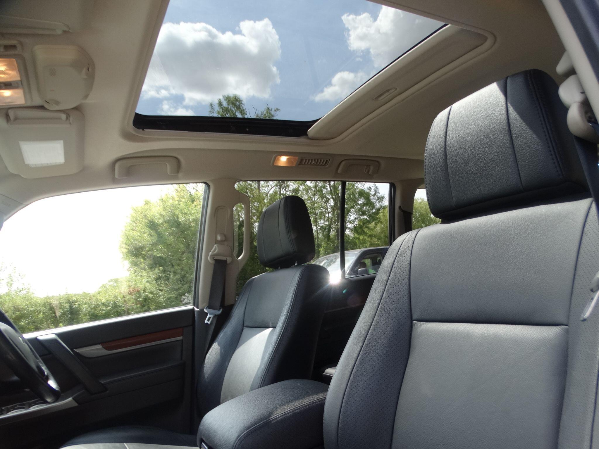 Mitsubishi Shogun 3.2 DI-DC SG3 Auto 4WD Euro 5 5dr LWB — photo 11