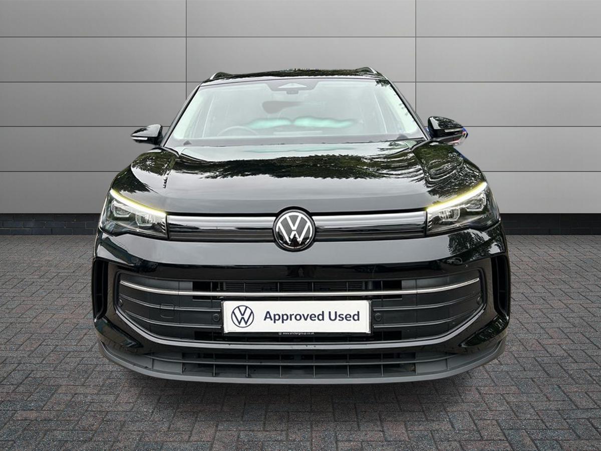 Volkswagen Tiguan Photo at-43cb7cc306724db1a1a7ea6e14c3f786.jpg