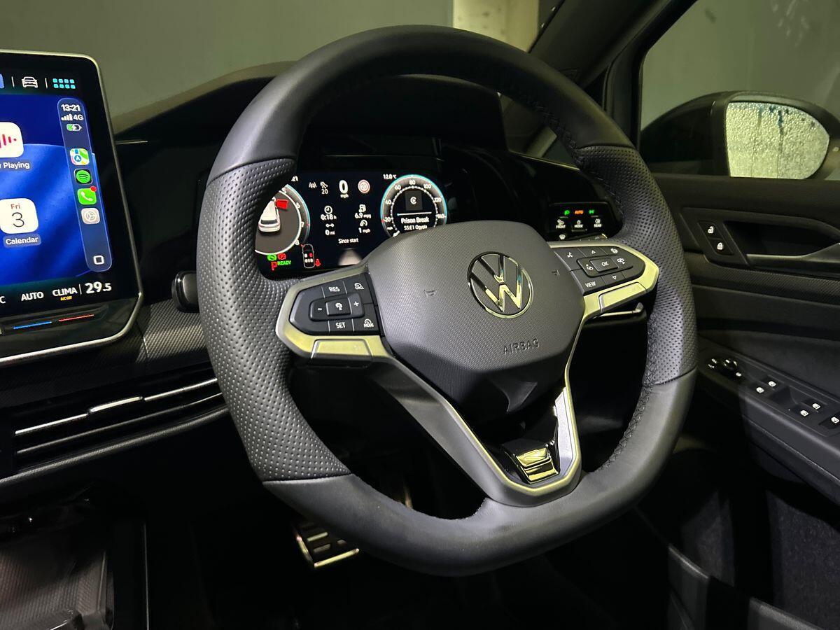 Volkswagen Golf Photo at-43cdc00a52314019b09c609b094a184f.jpg