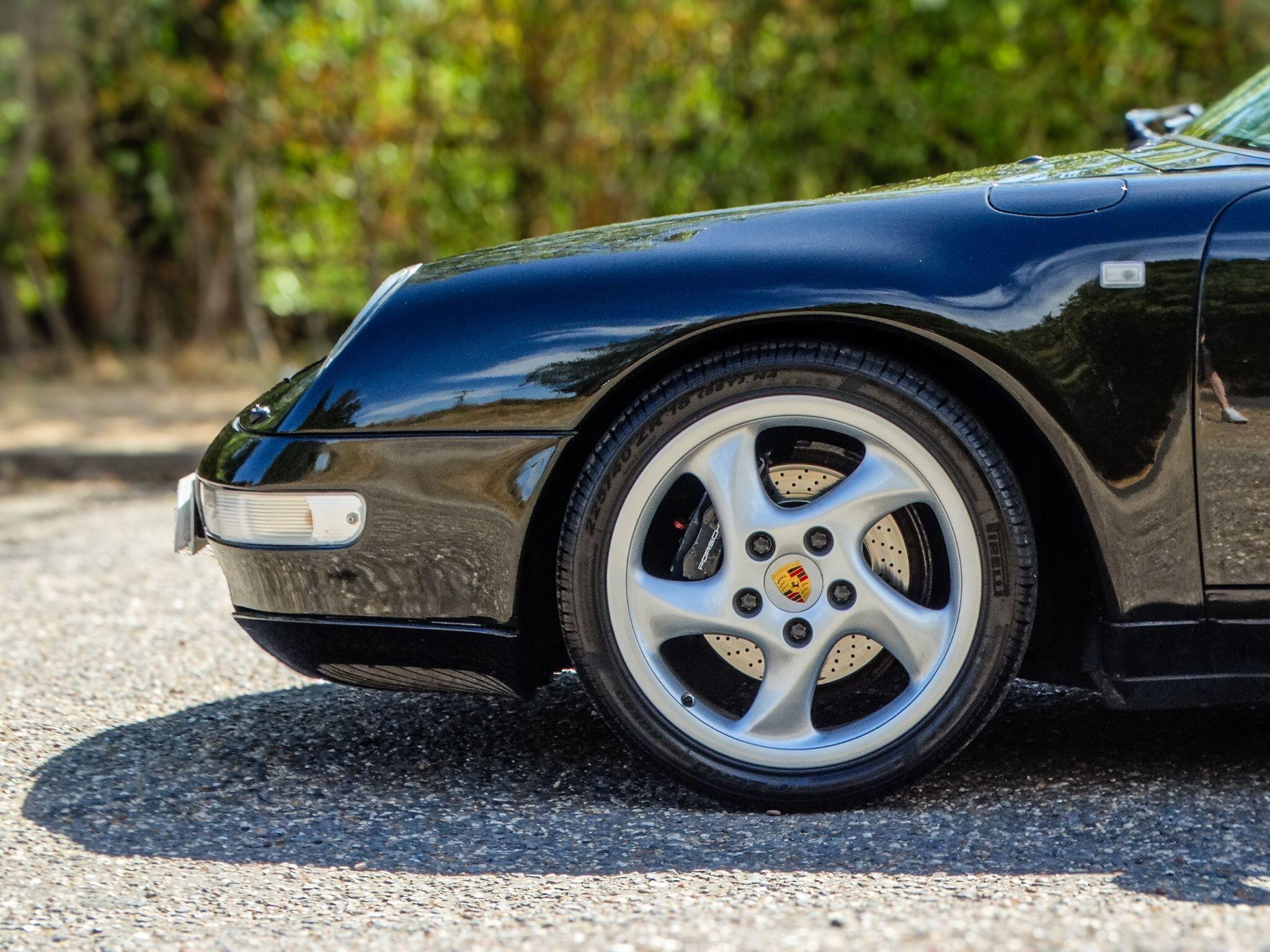 Porsche 911 3.6 993 Carrera Cabriolet Tiptronic S 2dr — photo 5