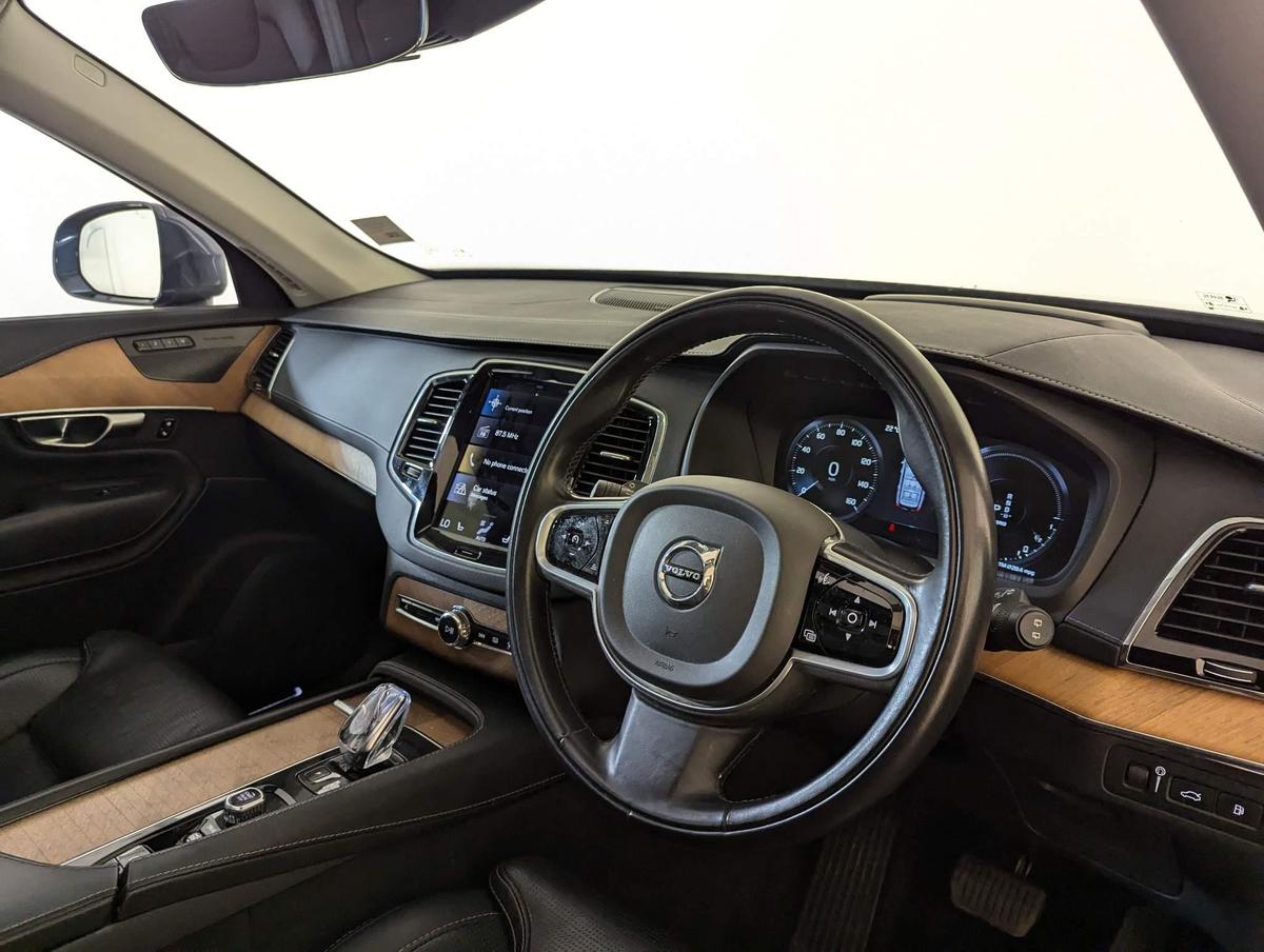Used 2019 Volvo XC90 Blue £29,500 | 83,370 Miles | V12