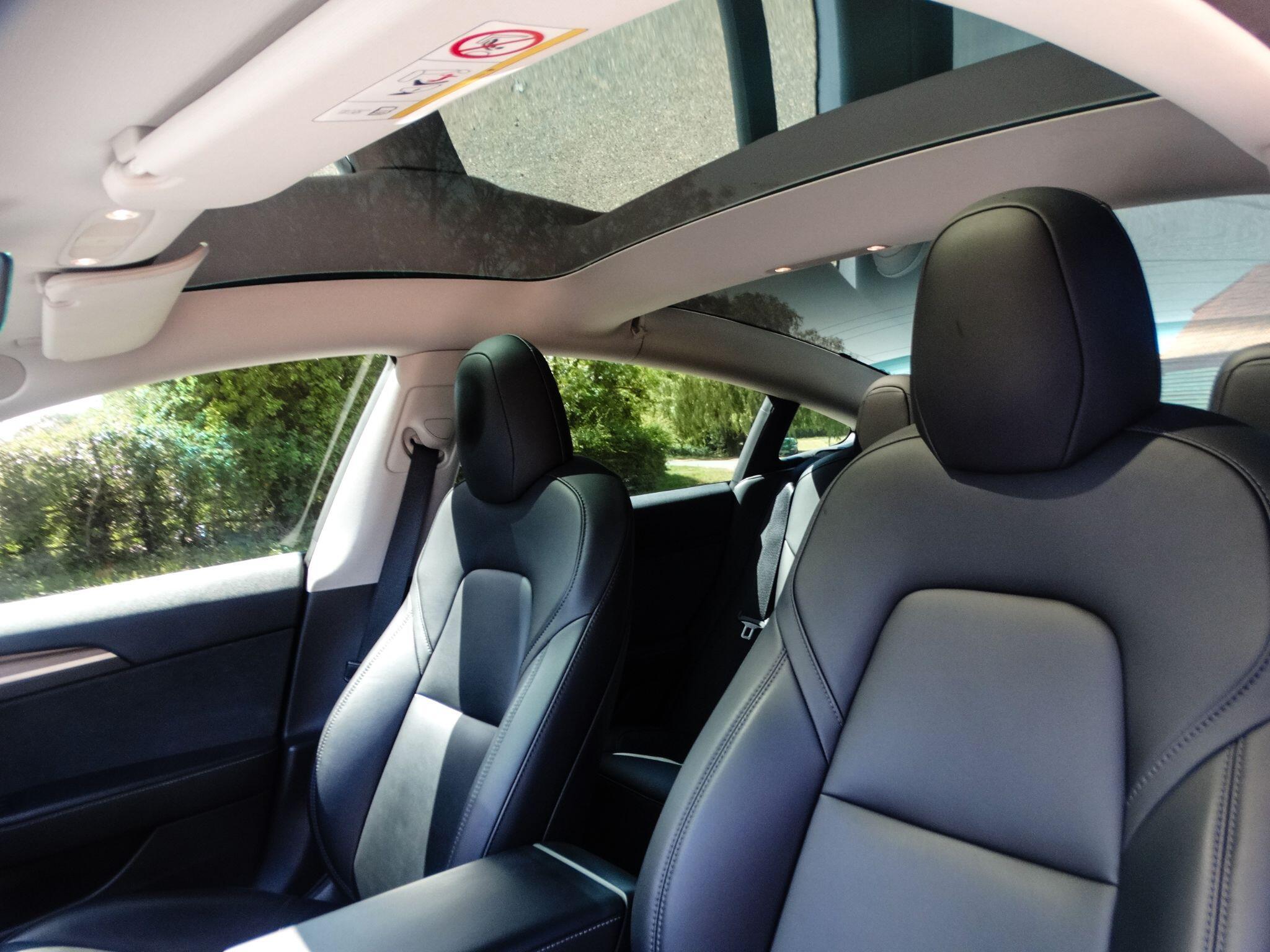 TESLA Model 3 Auto RWD 4dr — photo 11