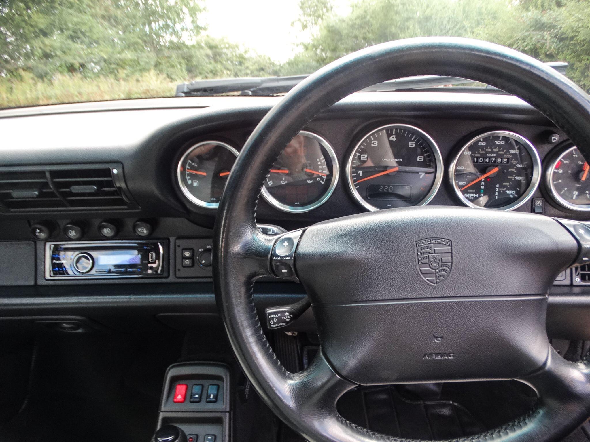 Porsche 911 3.6 993 Carrera Cabriolet Tiptronic S 2dr — photo 8