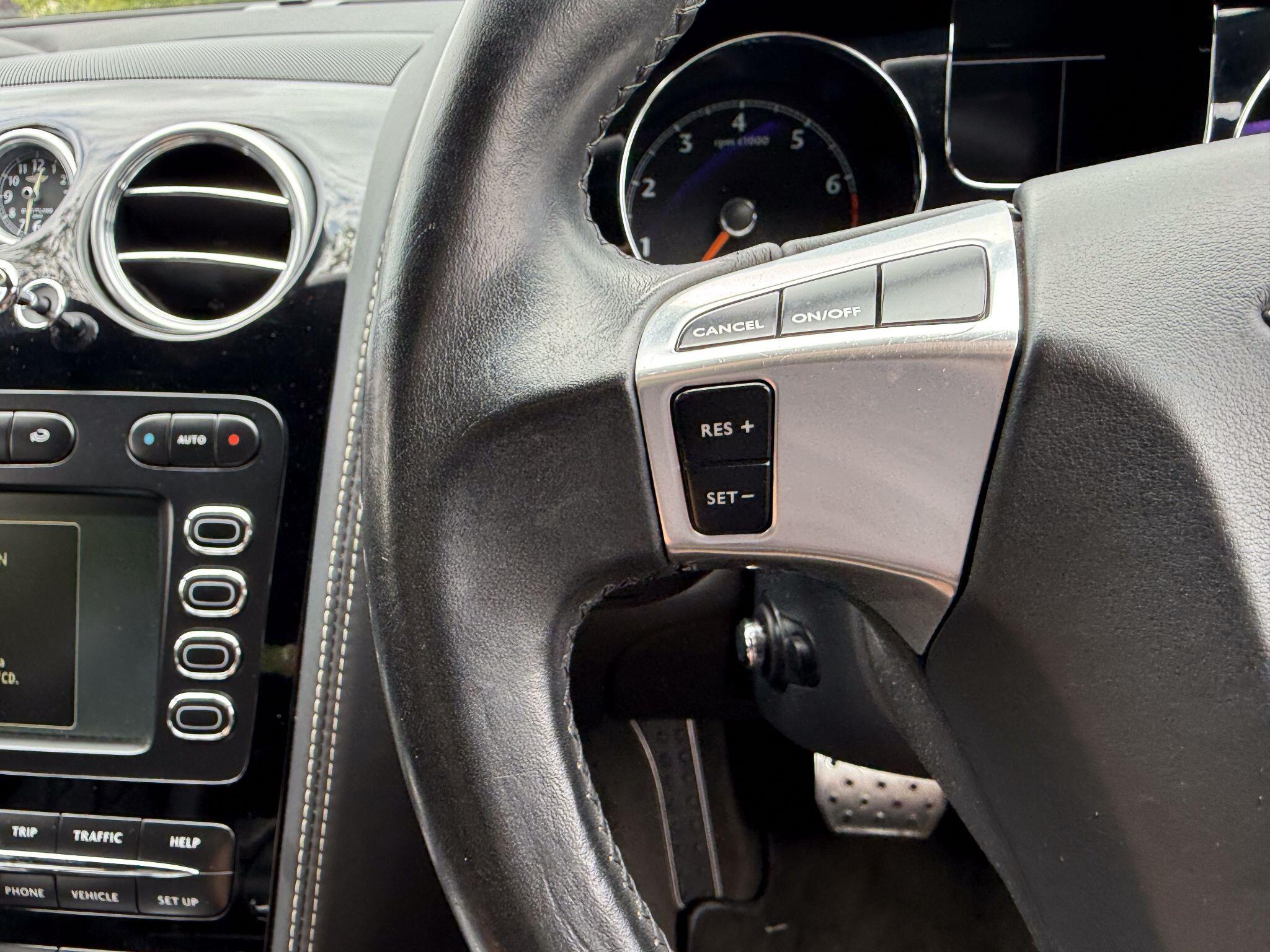 Bentley Continental 6.0 W12 GTC Speed Convertible 2dr Petrol Auto 4WD Euro 4 (610 ps) — photo 19
