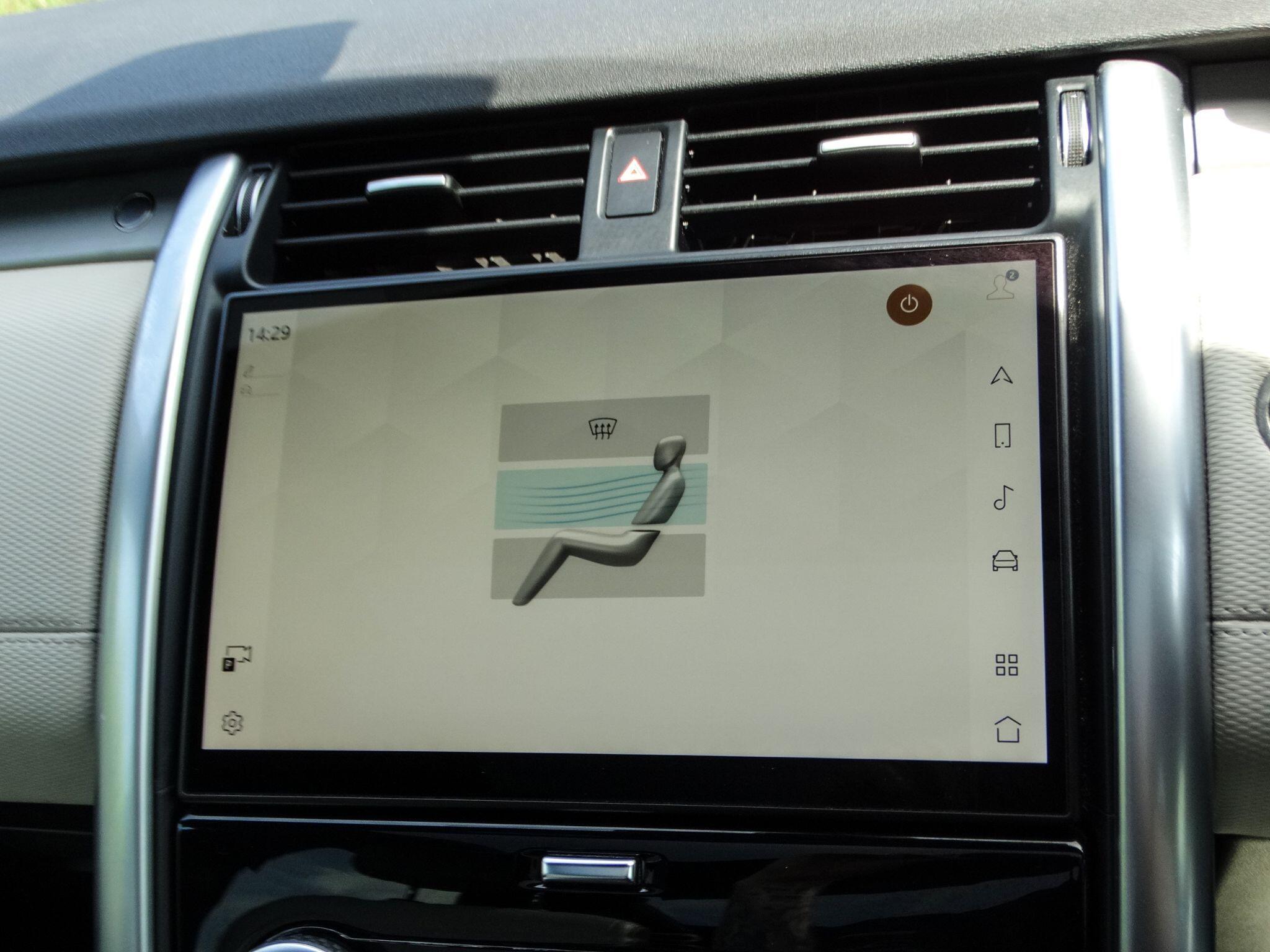 Land Rover Discovery 3.0 D300 MHEV R-Dynamic SE SUV 5dr Diesel Auto 4WD Euro 6 (s/s) (300 ps) — photo 36