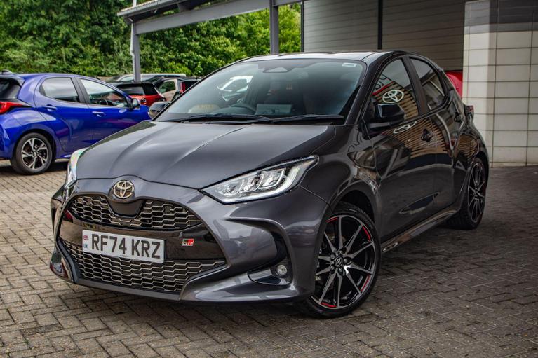 Used Toyota Yaris RF74KRZ 8