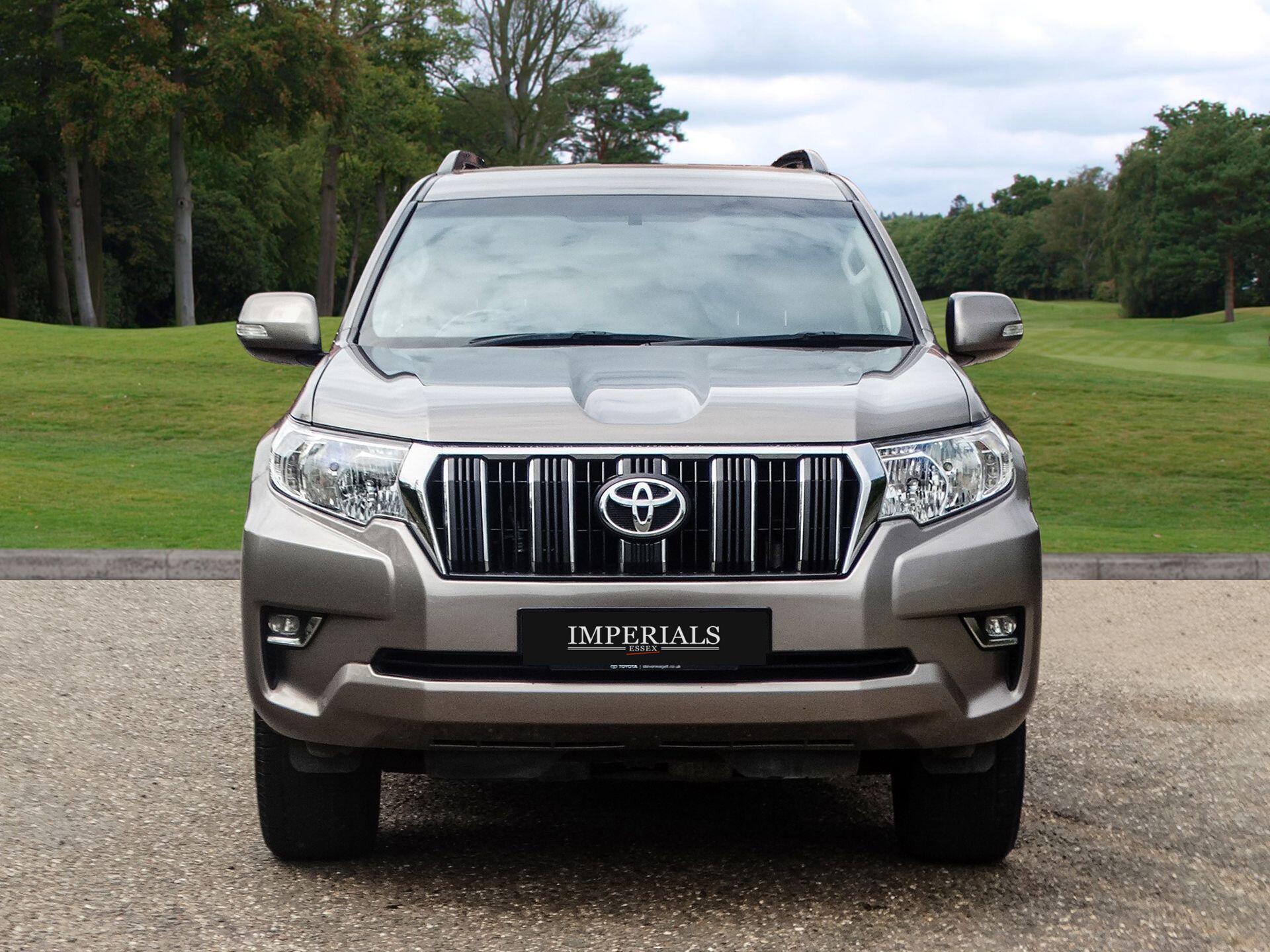 Toyota Land Cruiser 2.8D Active SUV 5dr Diesel Auto 4WD Euro 6 (s/s) (7 Seat) (204 ps) — photo 10