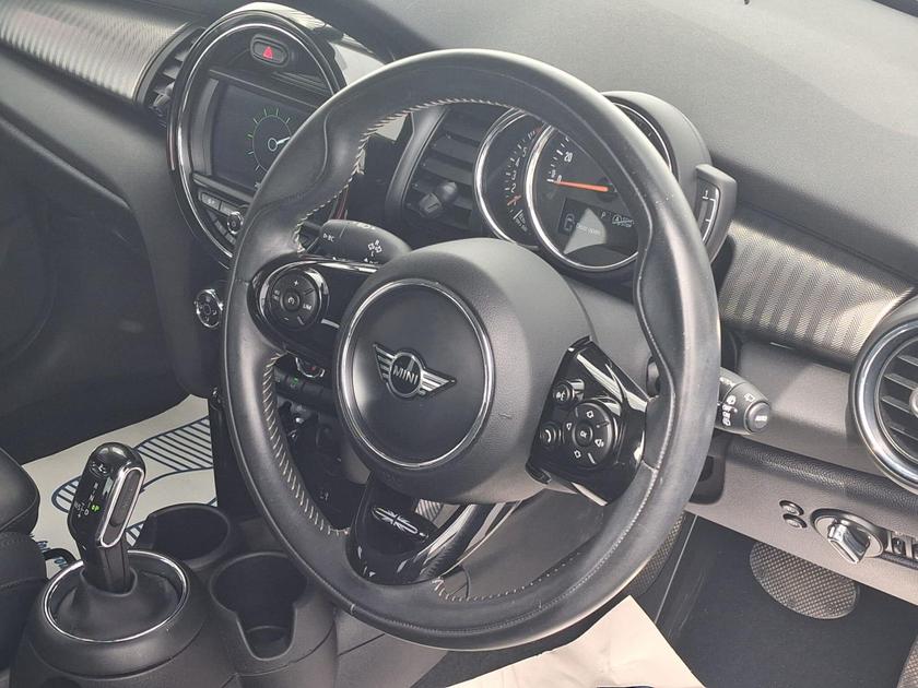 MINI Hatch Photo at-44903b84479243acbb2543e8d57c65a4.jpg