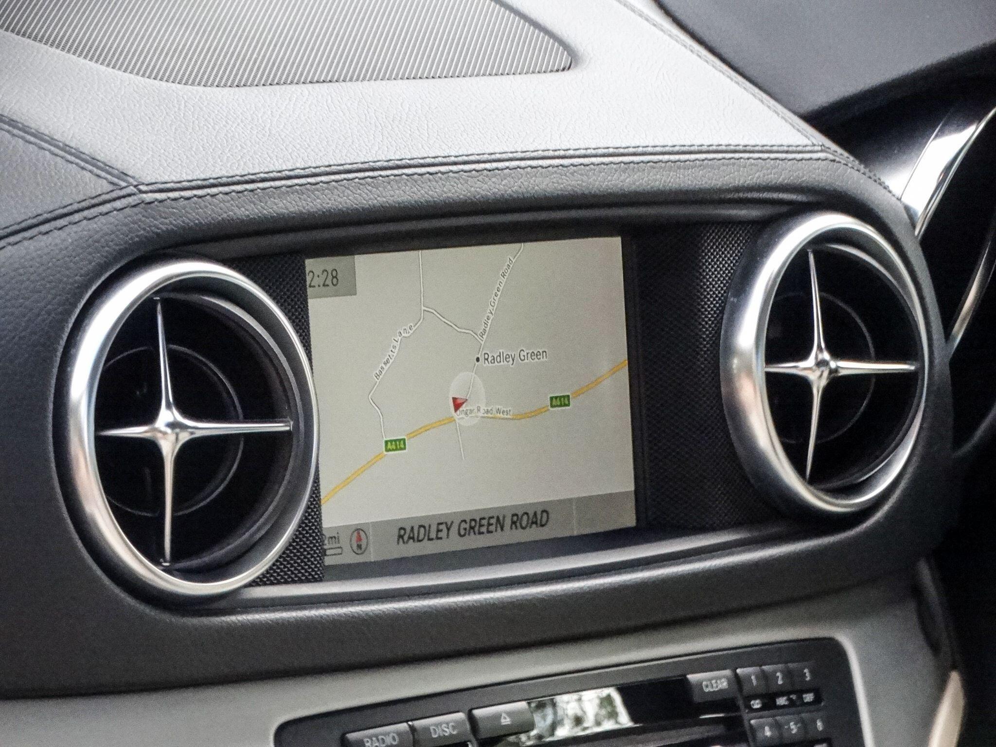 Mercedes-Benz SL 3.0 SL400 AMG Sport Convertible 2dr Petrol G-Tronic Euro 6 (s/s) (333 ps) — photo 17