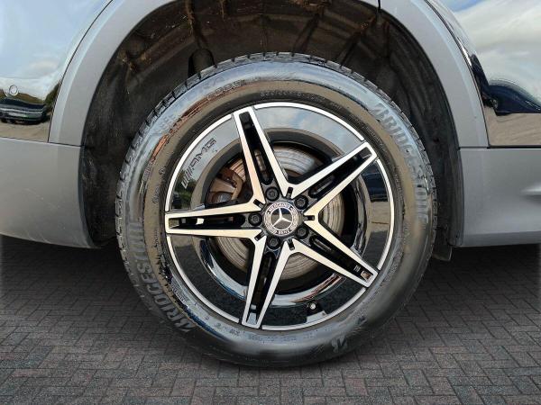 Mercedes-Benz EQB Photo at-44e8b155cbba4443b289f51c46ff0264.jpg