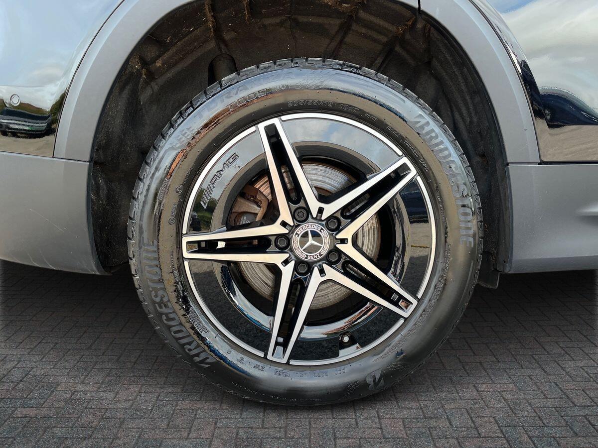 Mercedes-Benz EQB Photo 8