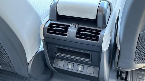 Land Rover Defender Photo at-44ecc40a20e6494bb7a7c7cc6ca123d8.jpg
