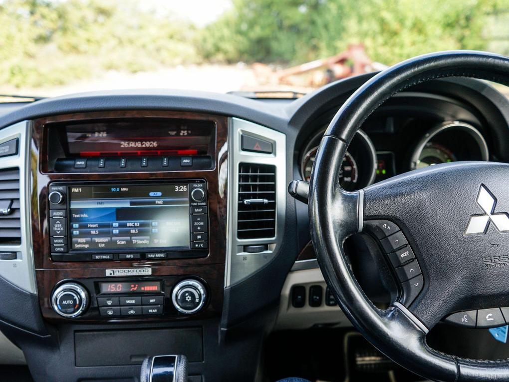 Used Mitsubishi Shogun WJ65YCS 8