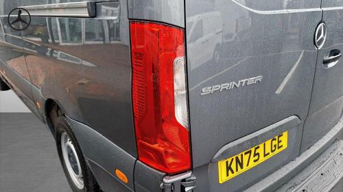 Mercedes-Benz Sprinter Photo at-45152381d3ad4bac8decb072d3e10c2c.jpg