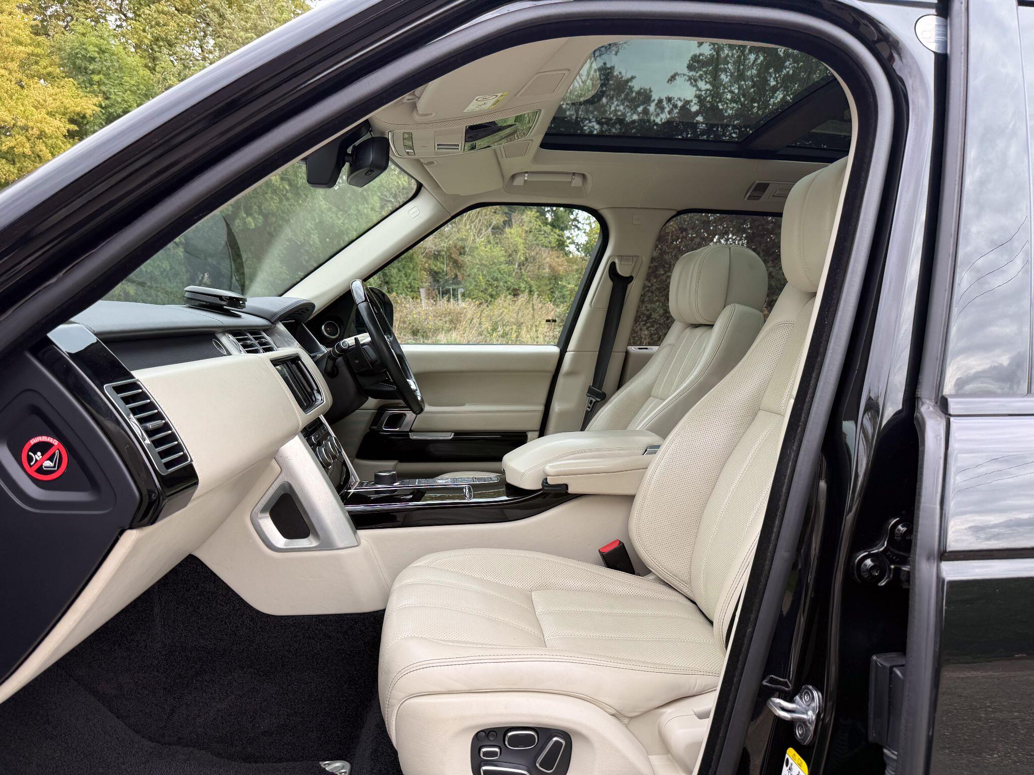 Land Rover Range Rover 4.4 SD V8 Autobiography Auto 4WD Euro 5 5dr — photo 3