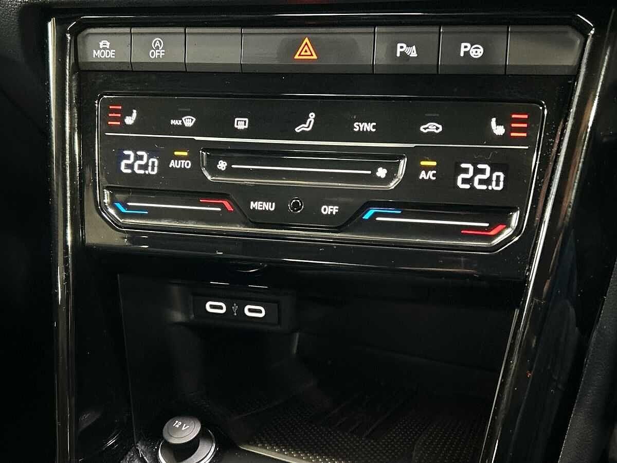 Volkswagen T-Roc Photo at-453710d101c74d4594f622f02428ef98.jpg