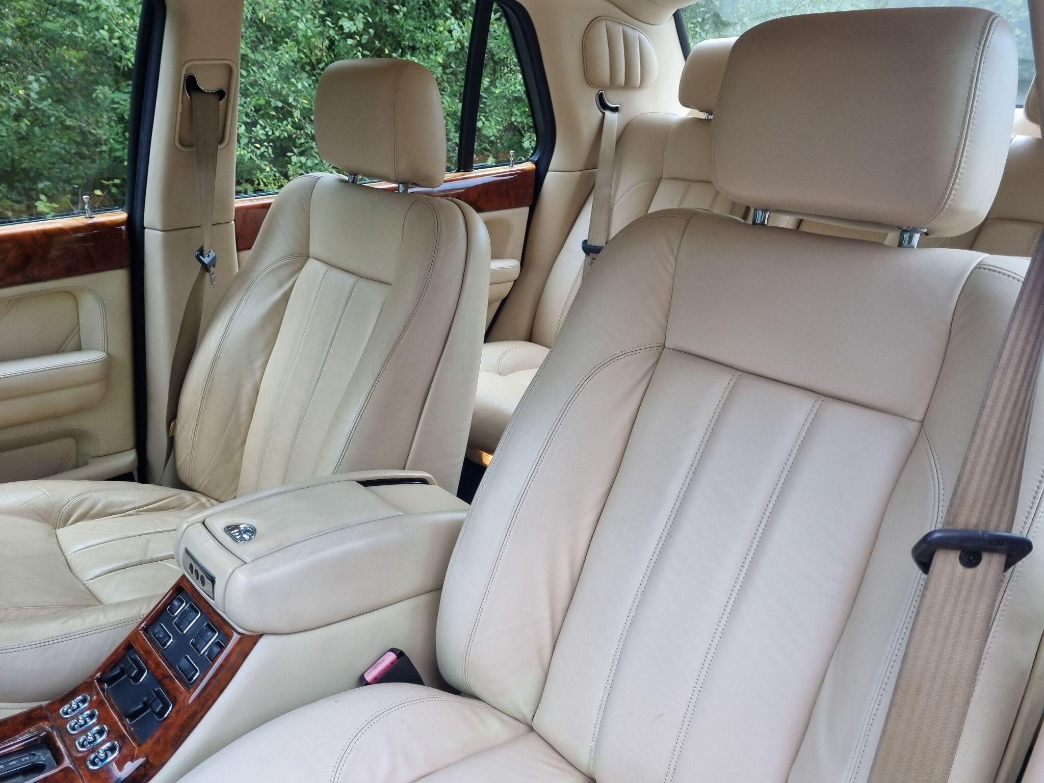 Bentley Arnage 6.8 R Saloon 4dr Petrol Automatic (495 g/km, 400 bhp) — photo 12