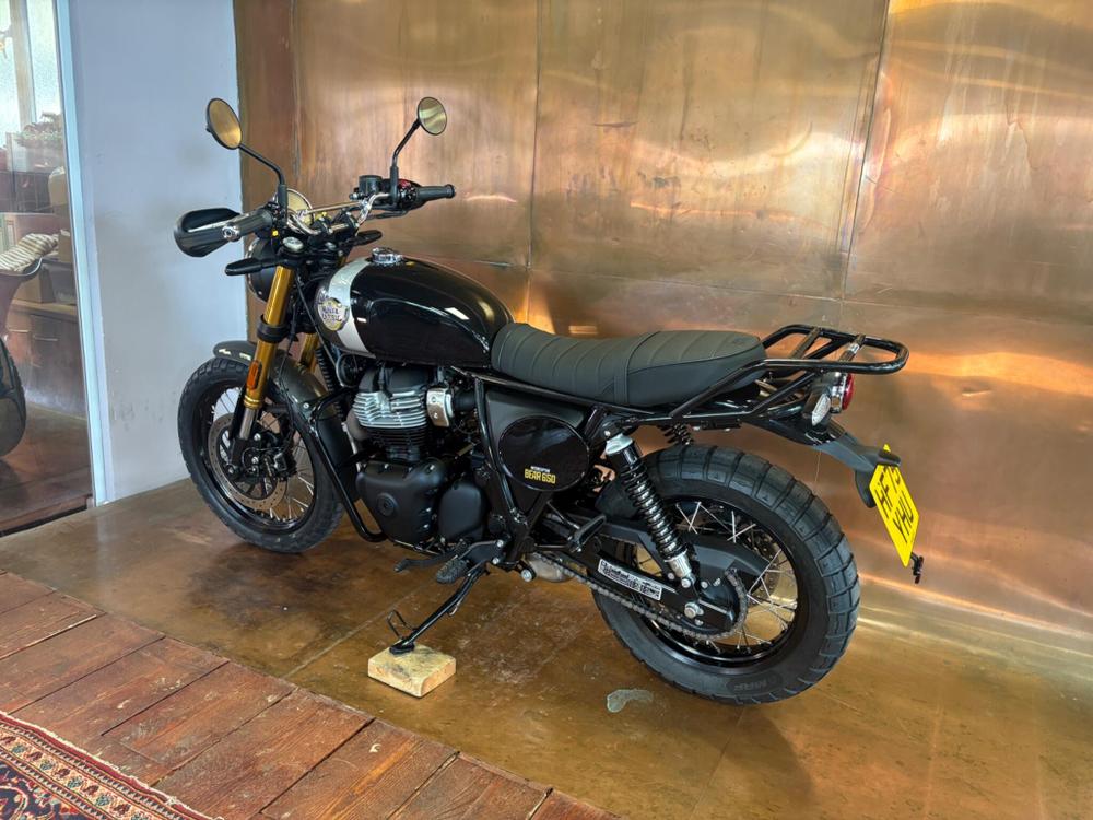 Royal Enfield Bear 650 Photo at-45617bdb726d45648c41451a8424bf40.jpg