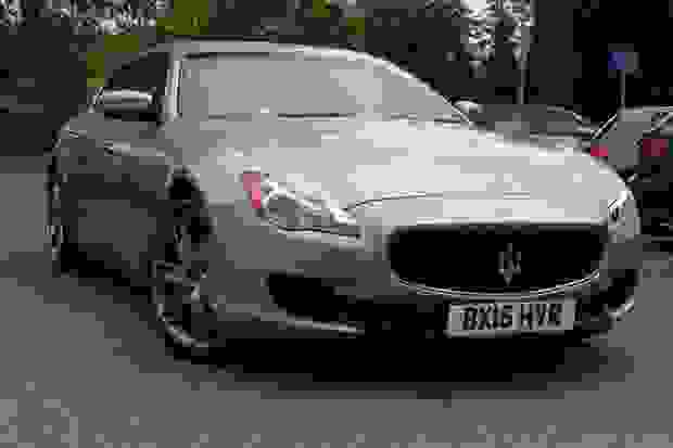 Maserati Quattroporte Photo at-45921cb82add45e38c95dfa829578252.jpg